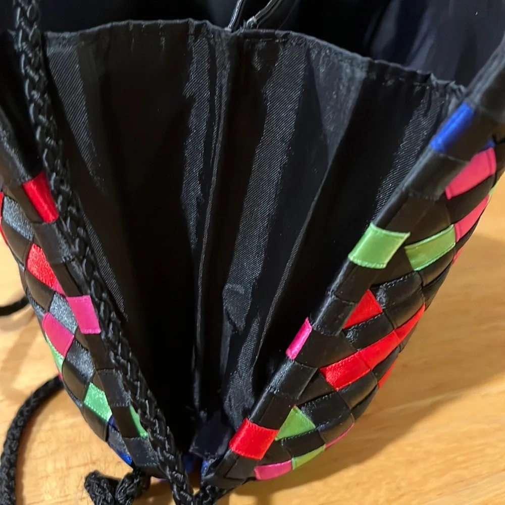 💚#833 EUC Genie Ribbon Hardshell Crossbody - Picture 8 of 11